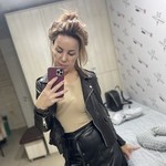 Elena, 51 (1 , 0 )