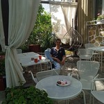 Igor, 46 (2 , 0 )
